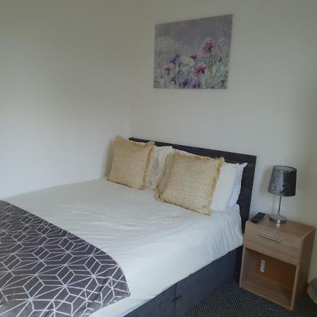 No 10 Limehouse Apartment Oldham Exterior photo