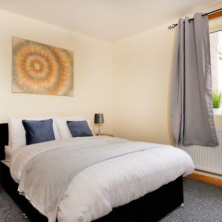 No 10 Limehouse Apartment Oldham Exterior photo