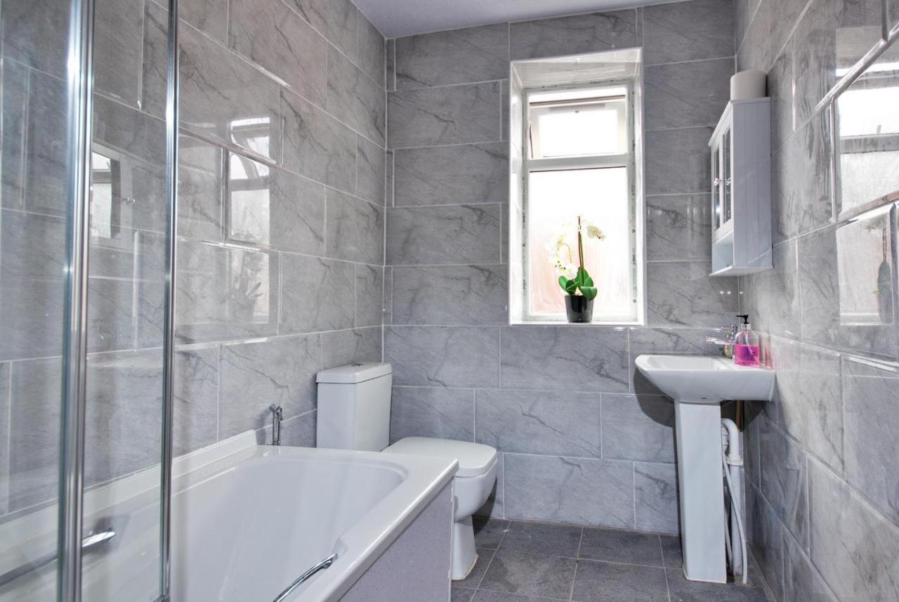 No 10 Limehouse Apartment Oldham Exterior photo