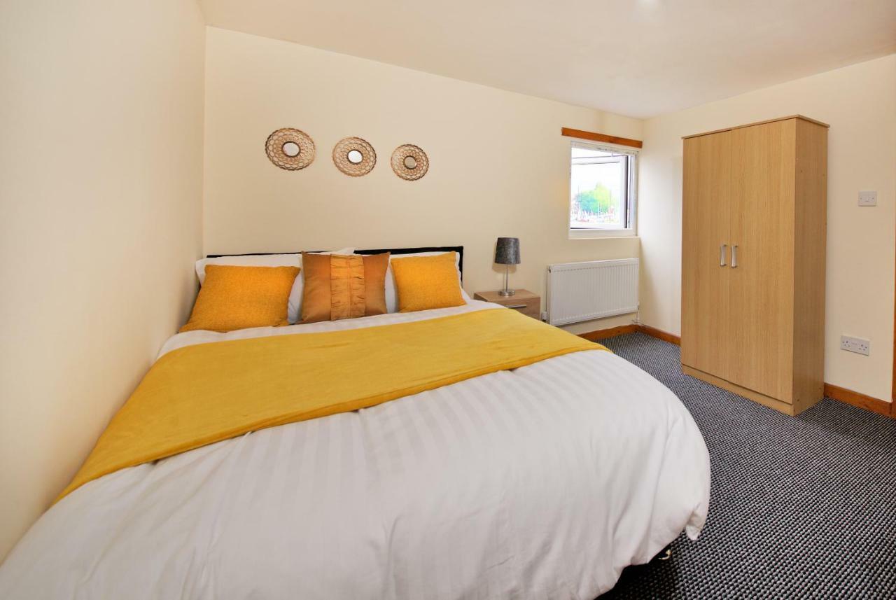 No 10 Limehouse Apartment Oldham Exterior photo